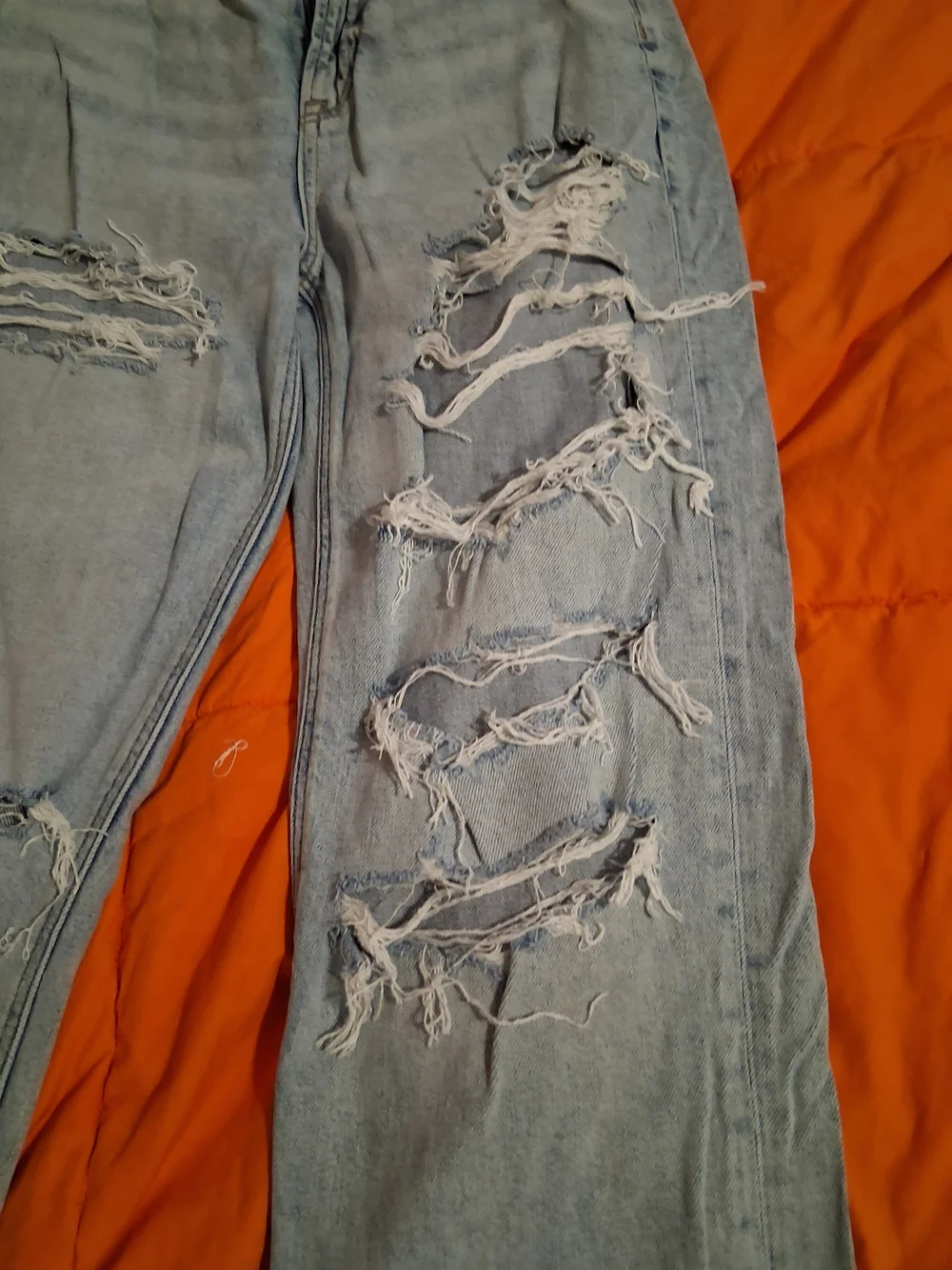 American Eagle Outfitters Light Blue Distressed Baggy Jeans - Picture 9 of 9